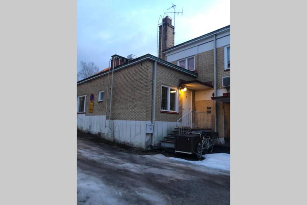 Yksioe 1 Km Jokirannasta Foeriltae/ 2 Km Torilta Apartment Turku Exterior photo